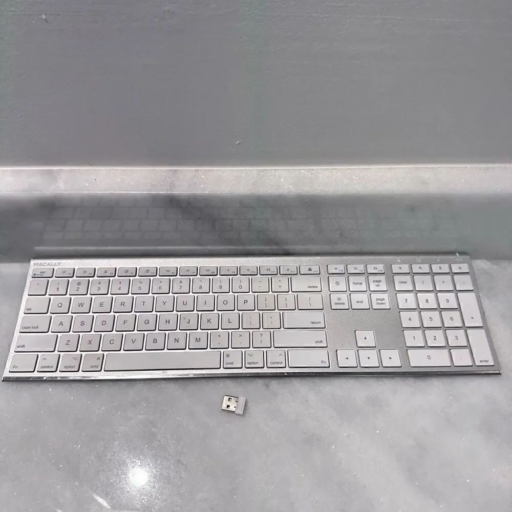 Macally USB Slim Desktop Laptop Keyboard Metallic White